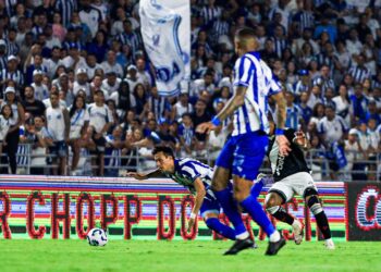 Rei Pelé acolheu 15.187 fãs para CSA x Vasco