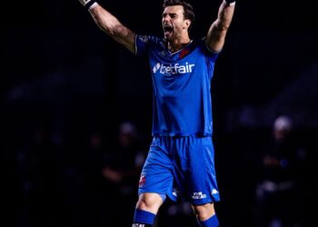 Desqualificação interrompe trajetória de 91 partidas consecutivas de Léo Jardim pelo Vasco no Campeonato Brasileiro.