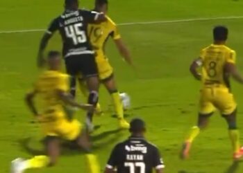 Fernando Diniz se pronuncia ao banco após falha de Loide Augusto no encerramento da partida: ‘Dessa forma, não há como’