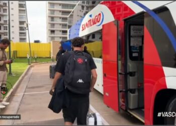 Admar Lopes se junta à equipe do Vasco na partida contra o Mirassol.