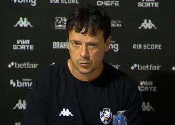 Fernando Diniz: ‘Precisamos cessar os erros e focar no que é necessário: iniciar a conquista de vitórias’