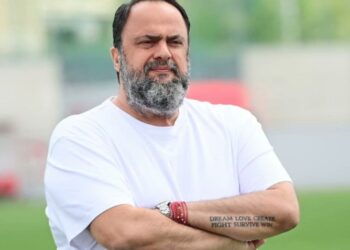 Focado na SAF do Vasco, Marinakis desmente conversas com o Botafogo.