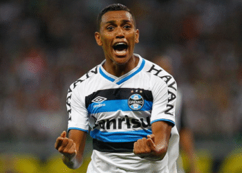 Fonte próxima a Pedro Rocha afirma que atacante não teve contato com o Vasco, mas negociação ‘é viável’