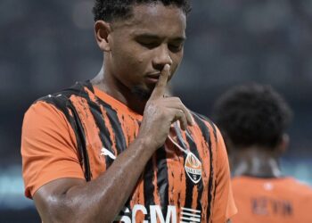 O vascaíno Eguinaldo atrai o interesse de Norwich City e Roma.