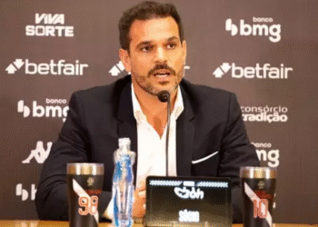 Vasco está em negociações avançadas com um atacante e um defensor.