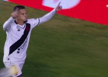 Philippe Coutinho retoma a rede após mais de 4 meses sem gols.