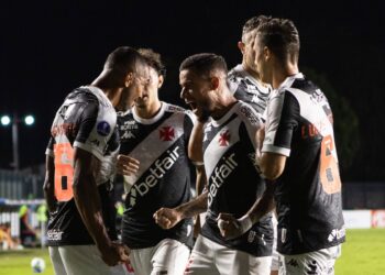 Vasco assinala 3 gols na etapa inicial pela 3ª vez na temporada de 2025
