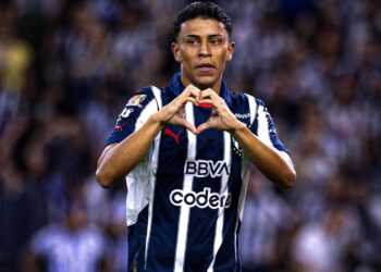 Vasco manifestou interesse no atacante colombiano Johan Rojas, do Monterrey, mas a proposta foi rejeitada pelo clube mexicano.