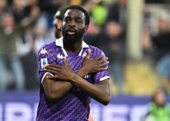 Francês Ikoné, cogitado no Vasco, também desperta interesse do Botafogo