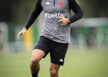 Com a suspensão de Lucas Piton, Puma Rodríguez pode assumir a lateral-esquerda em confronto contra o Atlético-MG.