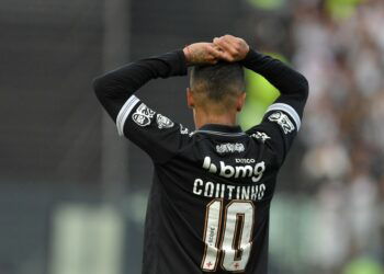 Coutinho: ‘Mais uma partida que nos deixa um gosto amargo, pois acredito que jogamos muito bem’