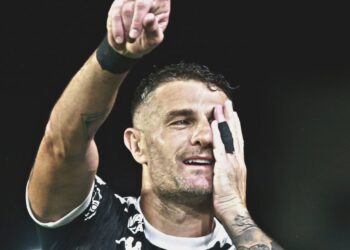 Vegetti alcança a impressionante marca de 10 ou mais gols em três temporadas seguidas no futebol brasileiro.