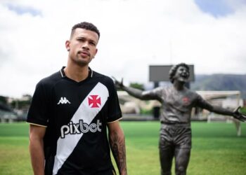 Equipe de João Victor levará à diretoria do Vasco uma oferta do CSKA Moscou de 4,5 milhões de euros.