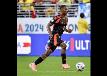 Vasco fecha acordo com Carlos Cuesta e inicia tratativas para contratação com o Galatasaray.