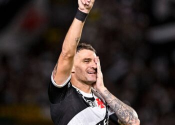 Vegetti se destaca como o artilheiro em 2025 na Série A entre todos os atletas.