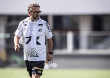 O Santos, próximo adversário do Vasco, mantém uma sequência invicta de 3 partidas.