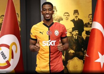 Vasco alterou os termos da negociação com o Galatasaray por Carlos Cuesta após a saída de João Victor.