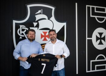 Despedida do defensor João Victor representa o insucesso do Vasco na primeira janela de 2024.