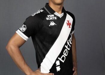 Confira a imagem oficial de Cauan Barros no Vasco.