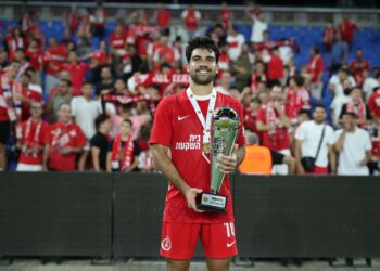 Meia Dudu, da base do Vasco, retoma os gramados após 8 meses se recuperando de lesão.