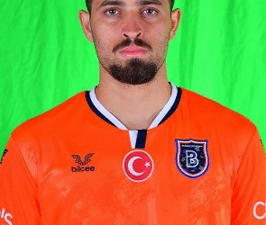 Vasco buscou a aquisição do defensor Léo Duarte, do Basaksehir.