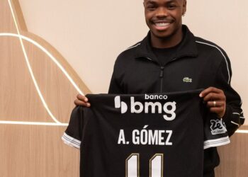 A tática de Fernando Diniz pode impulsionar Andrés Goméz, a mais recente aquisição do Vasco para o setor ofensivo.