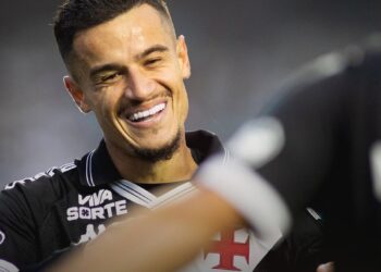 Vasco conquista a maior goleada da história sobre o Santos no Brasileiro; santistas enfrentam sua pior derrota na competição e como anfitriões