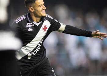 Vasco conquista sua maior vitória no Brasileiro em 24 anos com um impressionante 6 a 0 contra o Santos.