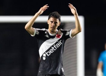 Nuno Moreira se destaca como o principal criador de grandes oportunidades e passes decisivos do Vasco no Campeonato Brasileiro.