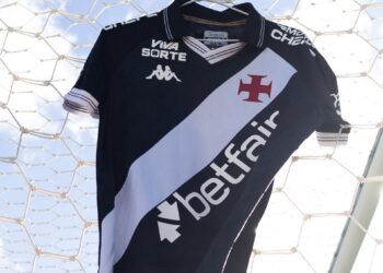 Vasco entrará em campo com a camisa preta diante do Juventude.