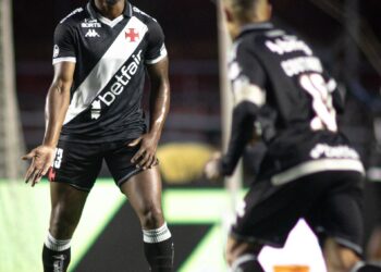 Thiago Mendes fará sua estreia como titular no Vasco após sua chegada.