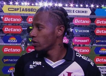 Tchê Tchê comenta sobre a partida com o Juventude e critica a arbitragem; assista ao vídeo.