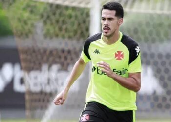 Athletico-PR demonstra interesse pelo defensor do Vasco, Lucas Oliveira.