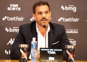 Admar Lopes encontra-se na Turquia em busca de negociar com defensores.