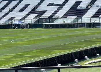 Assista ao vídeo do campo de São Januário na manhã deste domingo