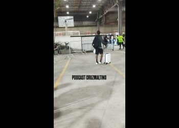 Imagens revelam Tchê Tchê mancando ao deixar São Januário; assista