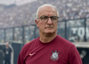 Técnico do Corinthians, Dorival Júnior analisa o Vasco antes do jogo