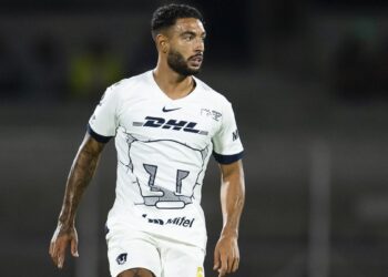Vasco negocia com o Pumas parcelamento da compra de Nathan Silva