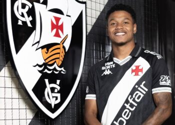 Veja fotos de Matheus França vestindo a camisa do Vasco