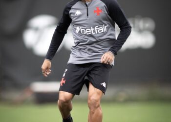 Vasco: volta de Paulo Henrique e desfalque de Tchê Tchê contra Botafogo