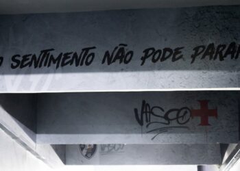 Vasco posta fotos de São Januário antes do clássico contra o Flamengo