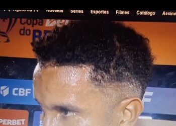 Jair comemora gol de empate contra o Botafogo