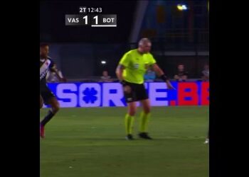 Jair agrediu árbitro Anderson Daronco no 2º tempo de Vasco x Botafogo