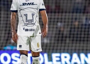 Vasco e Pumas discutem transferência de Nathan Silva novamente