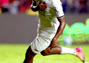 Botafogo pode ficar sem John e Cuiabano no jogo de volta contra o Vasco