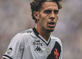 Nuno Moreira é vice-líder em assistências e gols do Vasco no Brasileiro