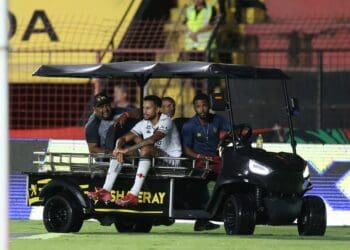 Lateral do Sport pede desculpas por lance que lesionou Jair: ‘Não tive a intenção de machucá-lo’