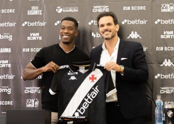 Vasco transfere Carlos Cuesta; zagueiro pode ser divulgado no BID em breve