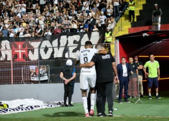 Jair tinha desempenho destacado no Vasco antes de nova lesão