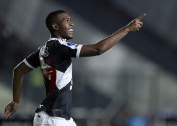 Vasco não vende Rayan após pedido de Diniz
